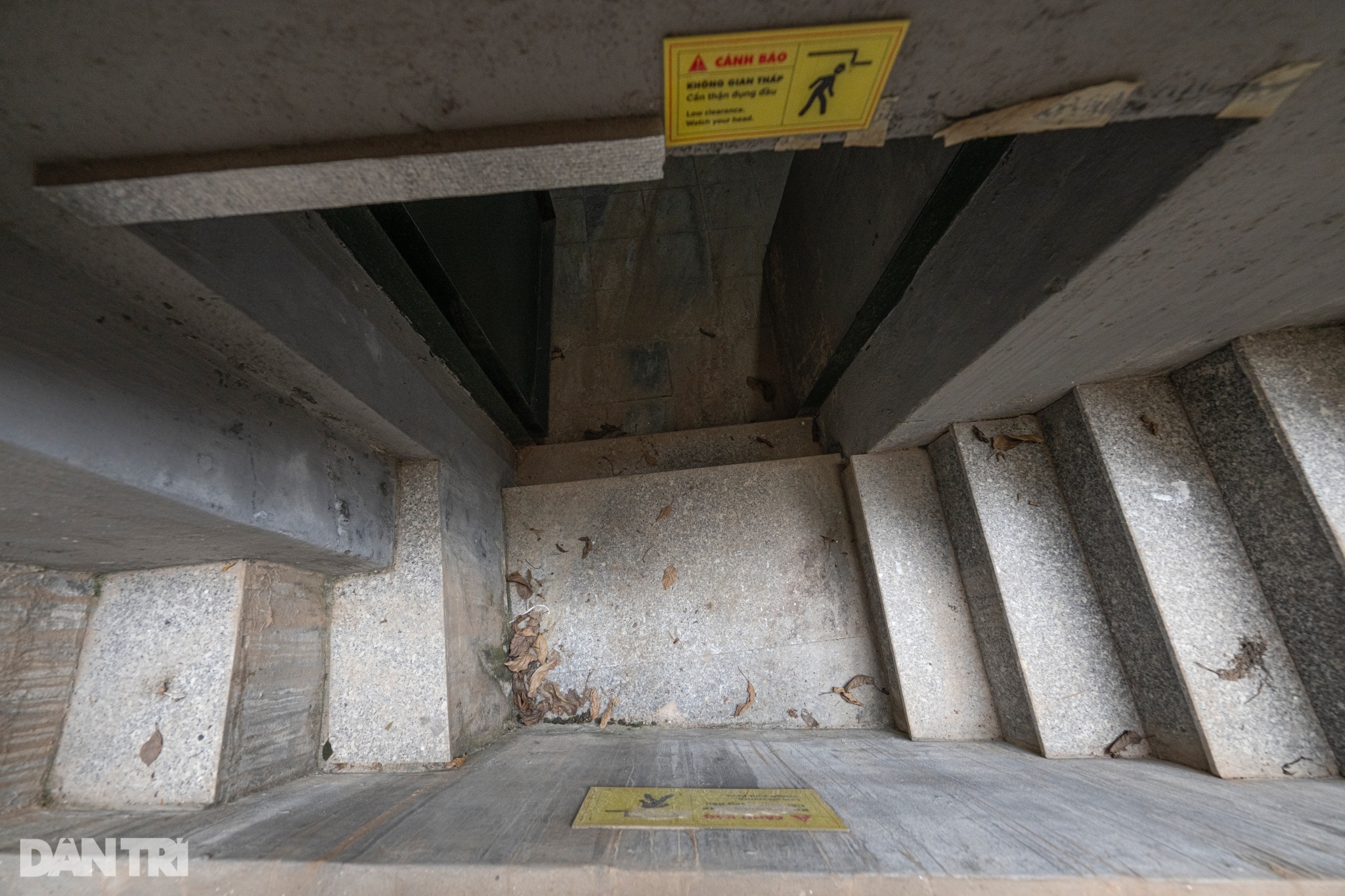 View - Hình ảnh hiếm hoi về căn hầm bí mật hơn 130 năm tuổi cạnh hồ Hoàn Kiếm | Báo Dân trí