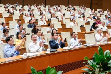 Khai mạc kỳ họp thứ 10, Quốc hội bầu và phê chuẩn nhiều chức danh lãnh đạo