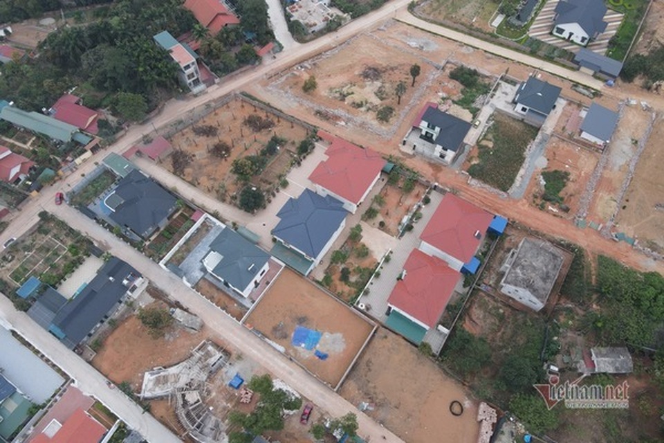 Cận cảnh những ngôi biệt thự trên đất rừng ở Vĩnh Phúc - 2 Cận cảnh những ngôi biệt thự trên đất rừng ở Vĩnh Phúc - 2