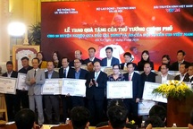 Xây 500 nhà tình nghĩa từ kinh phí đấu giá áo và bóng U23 tặng Thủ tướng