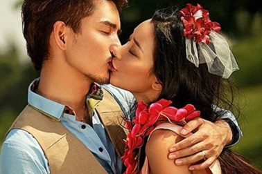 Vợ không muốn sinh con vì phải giữ dáng để... chiều tình trẻ