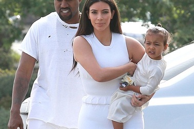 Đại gia đình Kardashian quây quần trong ngày Lễ Phục sinh 