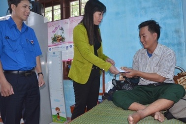 Sống sót kỳ diệu sau 21 giờ trôi dạt trên biển nhờ... miếng cùi mít