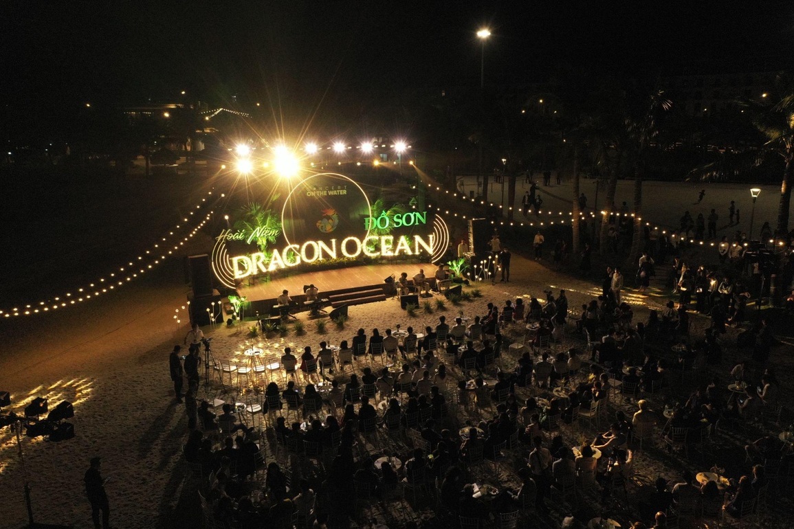 Tùng Dương phiêu cùng đêm nhạc Hoài niệm tại Dragon Beach Đồ Sơn - 1 Tùng Dương phiêu cùng đêm nhạc Hoài niệm tại Dragon Beach Đồ Sơn - 1