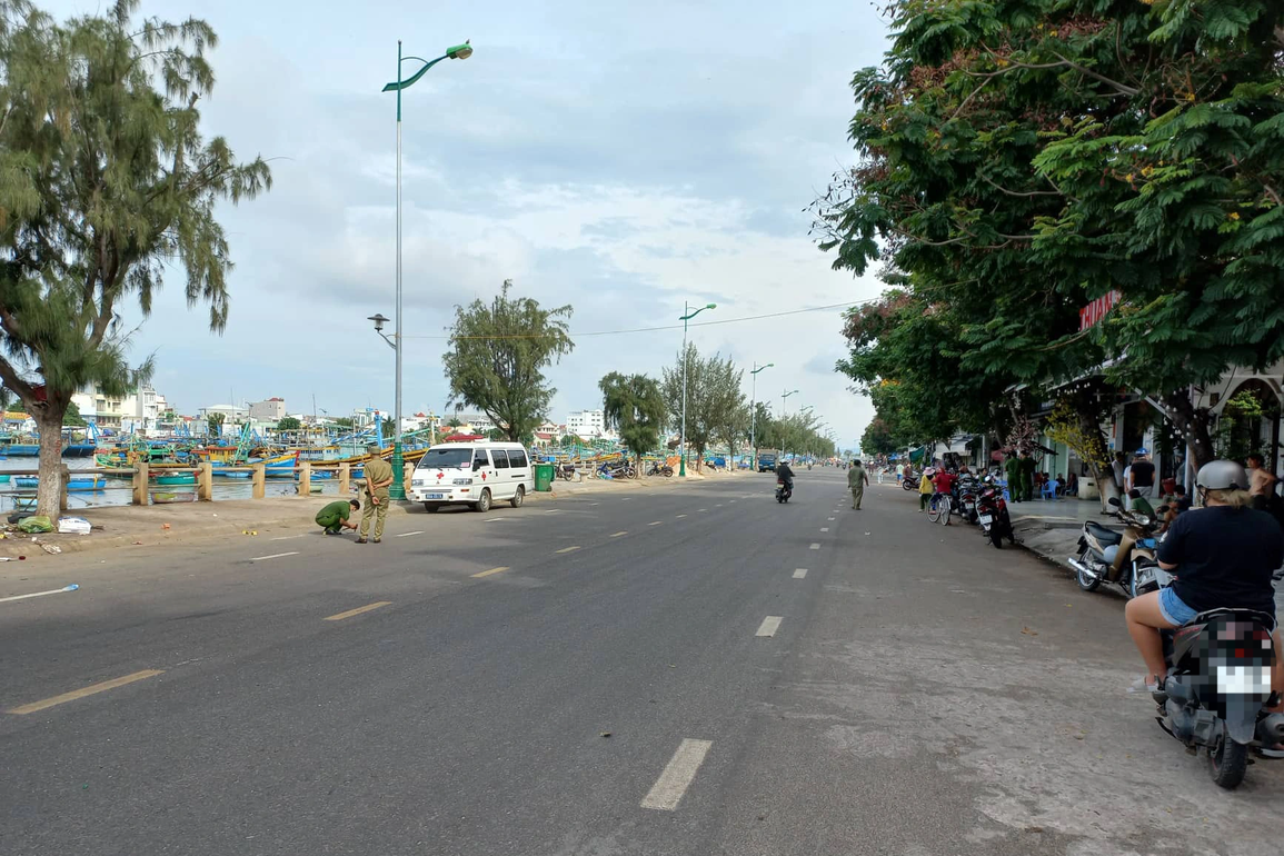 Lái ô tô truy sát, tông chết người tại chỗ ở Bình Thuận - 1 Lái ô tô truy sát, tông chết người tại chỗ ở Bình Thuận - 1