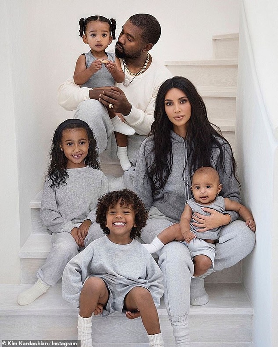 Kim Kardashian không cấm chồng gặp con - 2 Kim Kardashian không cấm chồng gặp con - 2