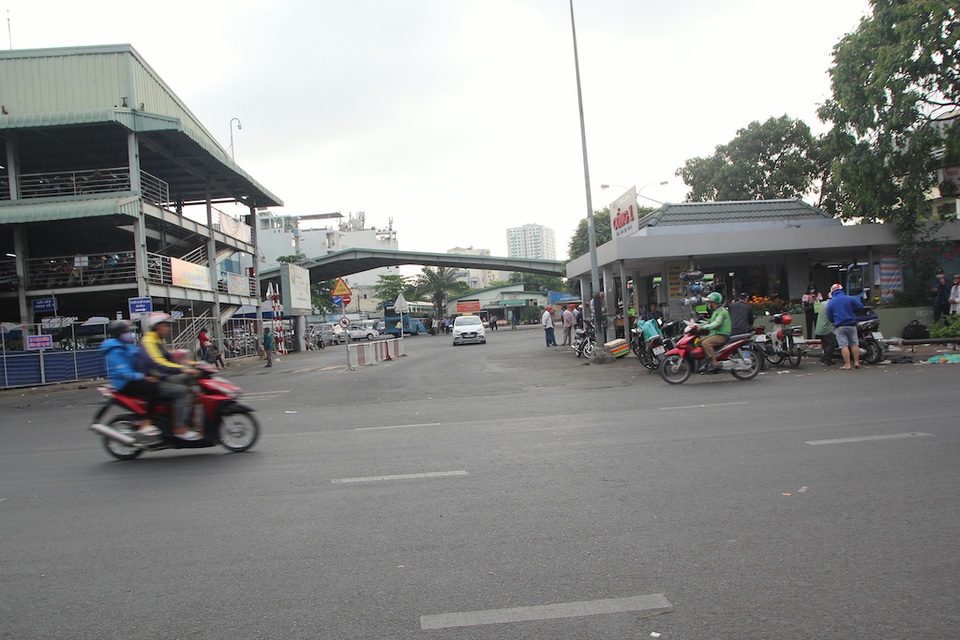 Phố Sài Gòn thênh thang ngày làm việc đầu năm - 7 Phố Sài Gòn thênh thang ngày làm việc đầu năm - 7