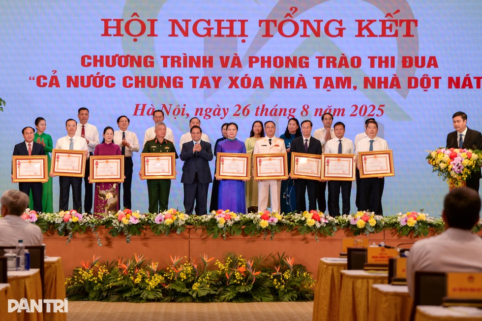 Thủ tướng: Xóa hơn 334.230 nhà tạm, nhà dột nát là một kỳ tích giảm nghèo - 4