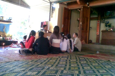 Thánh “phát” 6 năm, chính quyền bất lực