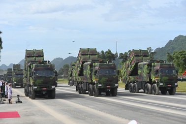 Tên lửa, UAV, xe bọc thép "made in" Việt Nam hợp luyện diễu binh