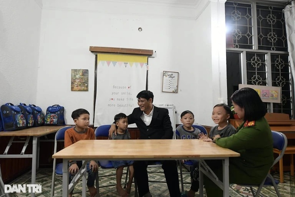 Đôi vợ chồng bán vịt nhận nuôi 7 trẻ mồ côi người dân tộc - 5 Đôi vợ chồng bán vịt nhận nuôi 7 trẻ mồ côi người dân tộc - 5
