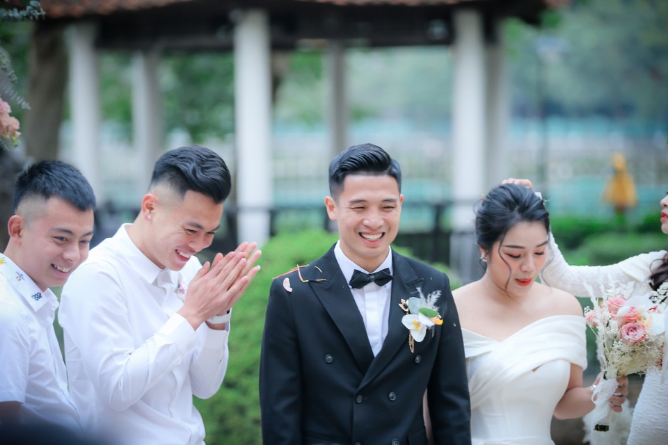 Dàn sao đội tuyển Việt Nam dự lễ cưới Bùi Tiến Dũng tại Hà Nội - 5 Dàn sao đội tuyển Việt Nam dự lễ cưới Bùi Tiến Dũng tại Hà Nội - 5