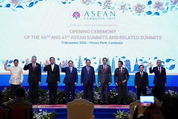 ASEAN cùng hành động ứng phó các thách thức - 1 ASEAN cùng hành động ứng phó các thách thức - 1