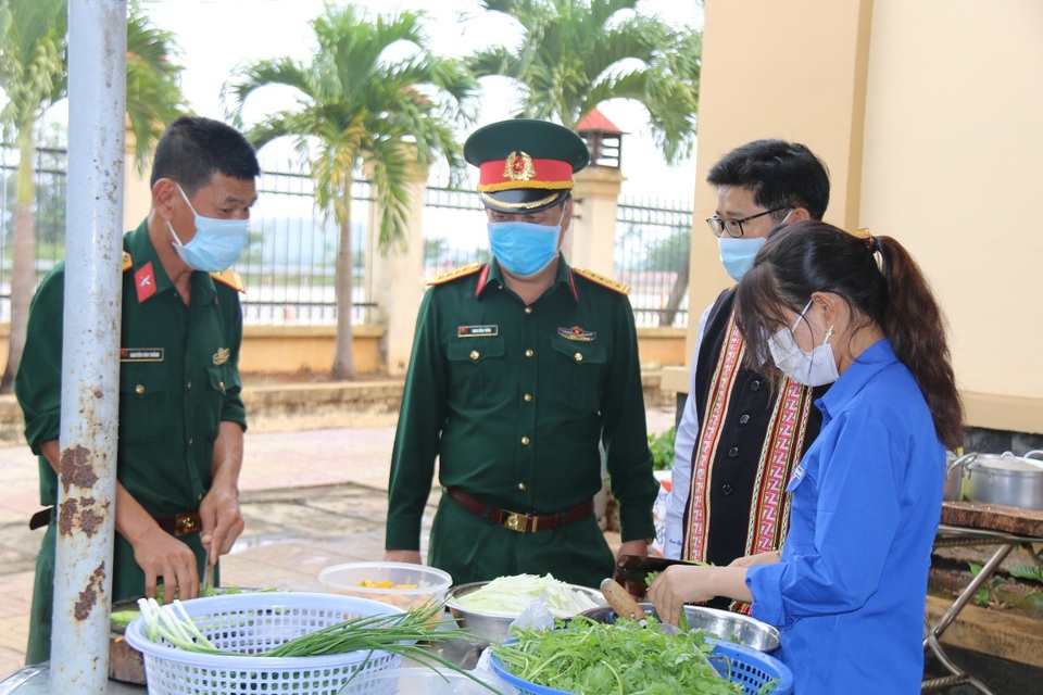 Đón Tết tại chốt kiểm dịch cửa ngõ Tây Nguyên - 4 Đón Tết tại chốt kiểm dịch cửa ngõ Tây Nguyên - 4