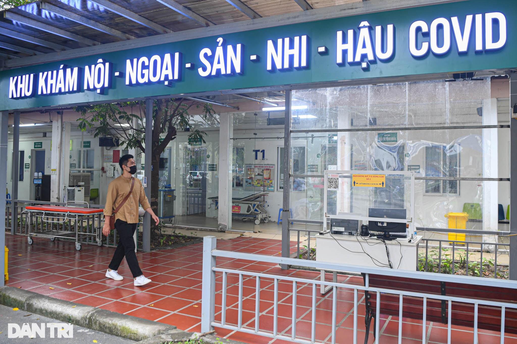Người từng là F0 ở Hà Nội đổ xô đi khám và điều trị do lo ngại hậu Covid-19 - 1 Người từng là F0 ở Hà Nội đổ xô đi khám và điều trị do lo ngại hậu Covid-19 - 1