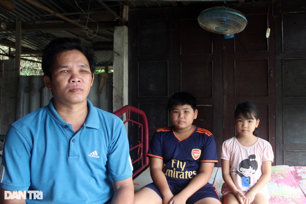Thương người đàn ông gặp nạn mù cả 2 mắt khi đi kiếm cơm nuôi con thơ - 3 Thương người đàn ông gặp nạn mù cả 2 mắt khi đi kiếm cơm nuôi con thơ - 3