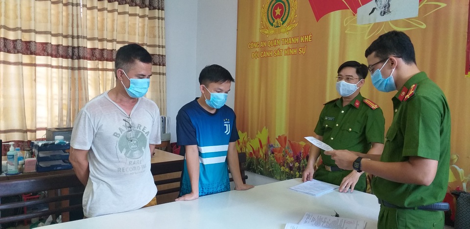Phá đường dây làm giả hàng trăm con dấu của các cơ quan, tổ chức - 1 Phá đường dây làm giả hàng trăm con dấu của các cơ quan, tổ chức - 1