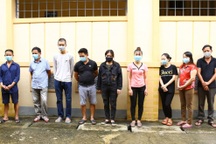 Khởi tố 11 đối tượng trốn vào rừng cao su đánh bạc