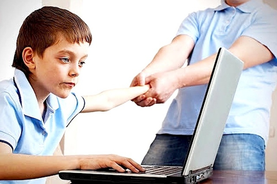 Nội dung bẩn tràn lan internet: Bố mẹ cần làm gì để bảo vệ con trẻ? - 4 Nội dung bẩn tràn lan internet: Bố mẹ cần làm gì để bảo vệ con trẻ? - 4