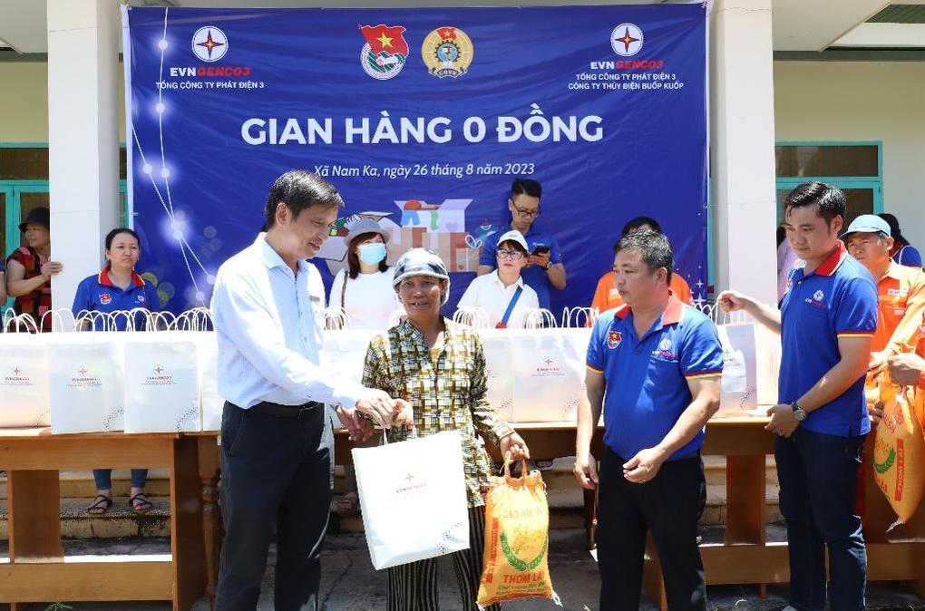 Nhiều hoạt động trao gửi yêu thương đến học sinh Đắk Lắk, Đắk Nông - 5 Nhiều hoạt động trao gửi yêu thương đến học sinh Đắk Lắk, Đắk Nông - 5