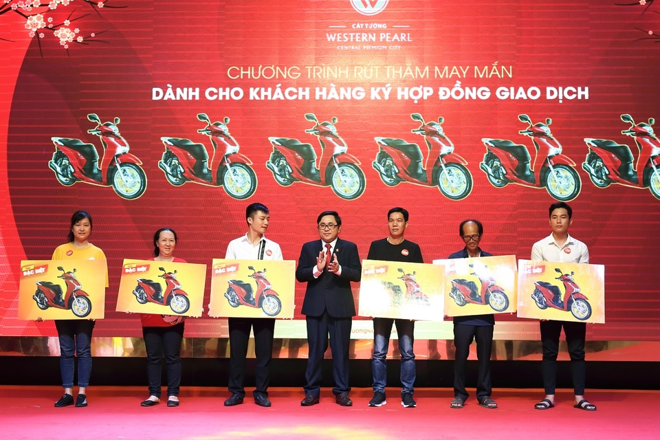 Địa ốc 2020: Đất nền vệ tinh tiếp tục là điểm nóng hút dòng vốn đầu tư - 2 Địa ốc 2020: Đất nền vệ tinh tiếp tục là điểm nóng hút dòng vốn đầu tư - 2