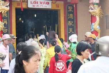 Thu gom người ăn xin, bói toán trước mùa lễ hội