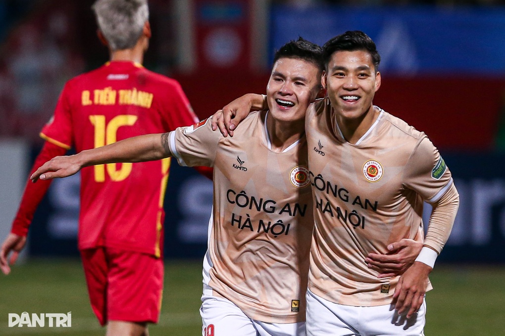 HLV Kiatisuk: CLB Công an Hà Nội chơi theo phong cách đội tuyển Việt Nam - 2