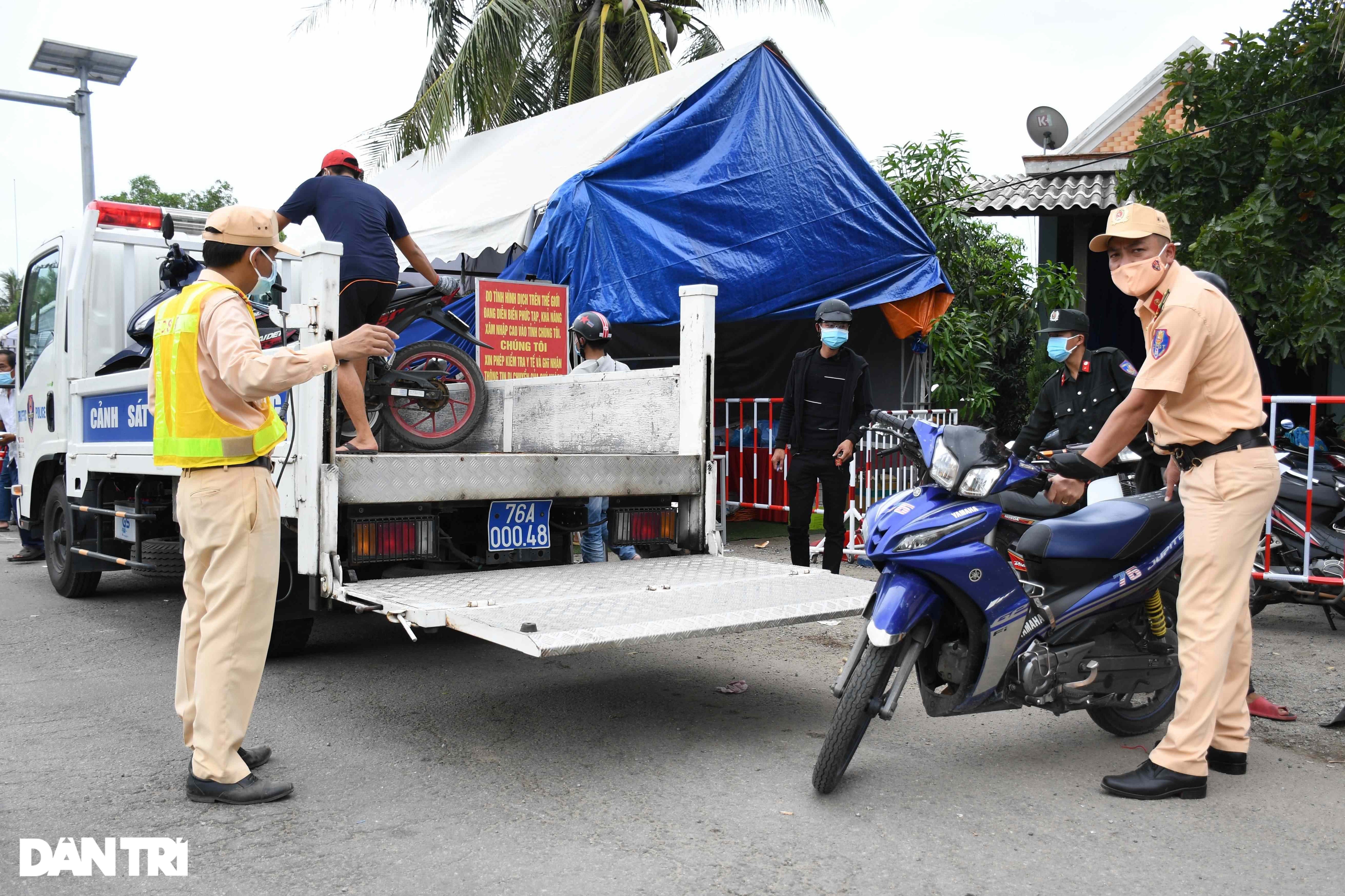 Chuyến hồi hương của những bạn trẻ bị Covid-19 đánh bật khỏi TPHCM - 5 Chuyến hồi hương của những bạn trẻ bị Covid-19 đánh bật khỏi TPHCM - 5