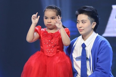 Kinh ngạc trước bé gái 5 tuổi có khả năng tính nhẩm nhanh hơn… máy tính