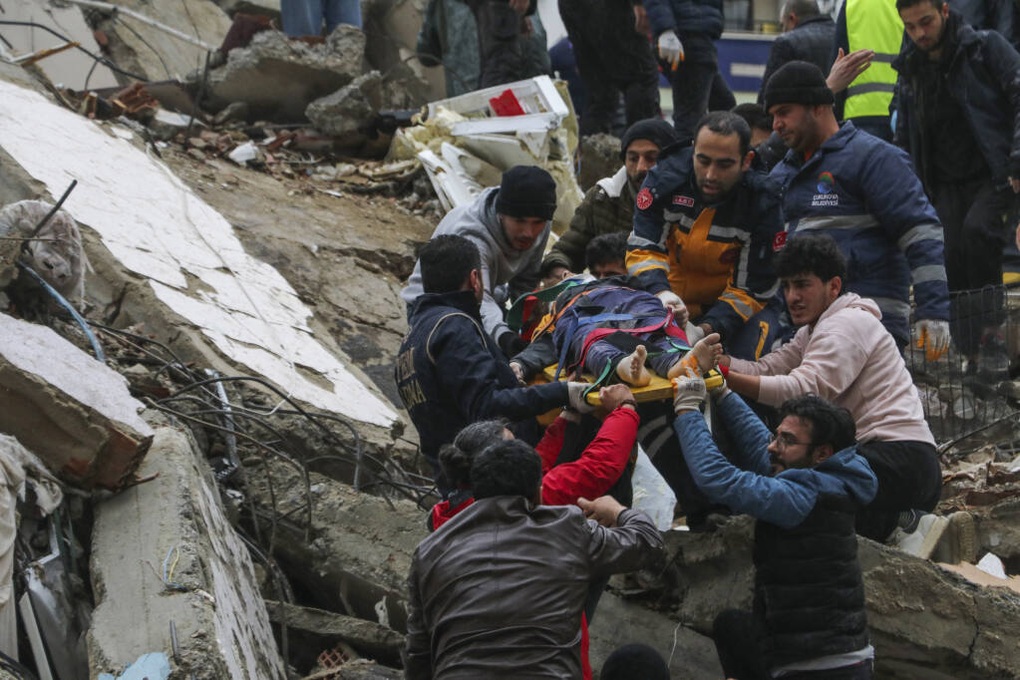 Hơn 5.000 người thiệt mạng do động đất, Thổ Nhĩ Kỳ-Syria chạy đua cứu người - 1 Hơn 5.000 người thiệt mạng do động đất, Thổ Nhĩ Kỳ-Syria chạy đua cứu người - 1
