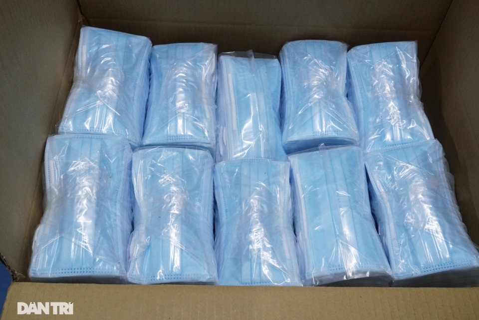Đột nhập cơ sở sản xuất khẩu trang “siêu bẩn” giữa mùa dịch Covid-19 - 5 Đột nhập cơ sở sản xuất khẩu trang “siêu bẩn” giữa mùa dịch Covid-19 - 5