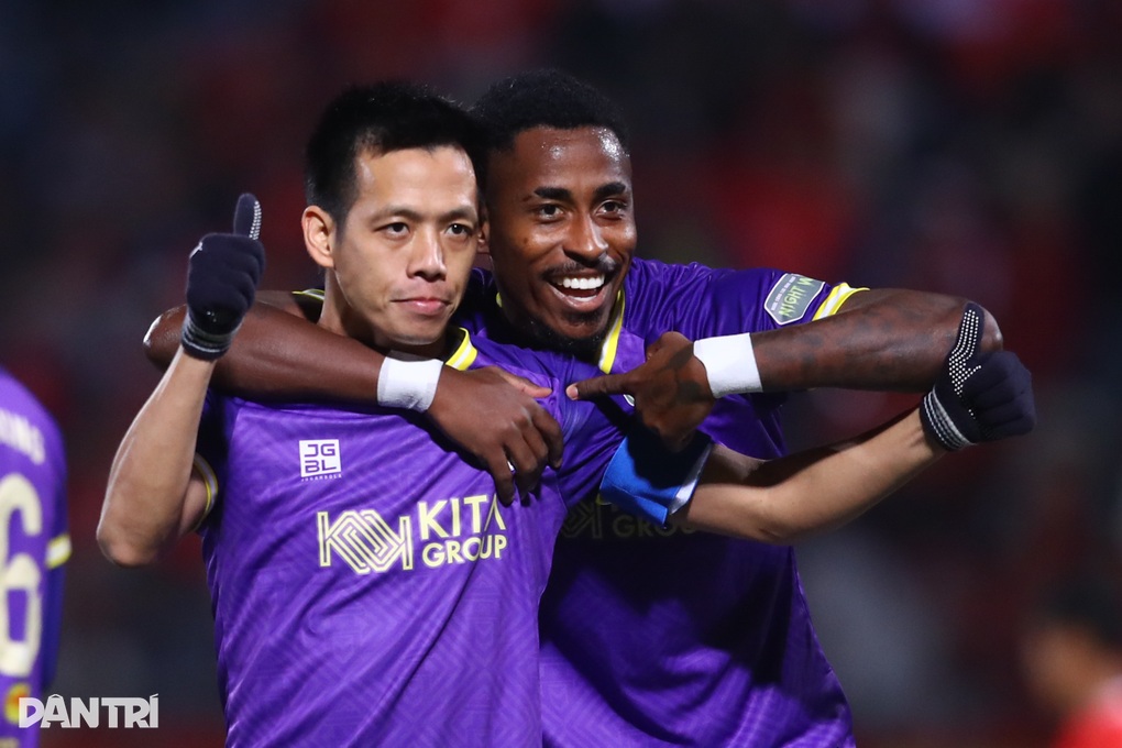 Văn Quyết tỏa sáng, Hà Nội FC đánh bại Thể Công Viettel - 1 Văn Quyết tỏa sáng, Hà Nội FC đánh bại Thể Công Viettel - 1