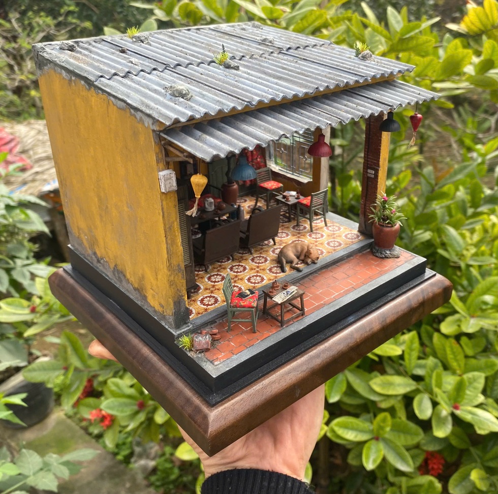 Chàng trai bỏ việc lương 30 triệu, làm mô hình phố phường Hà Nội gây sốt