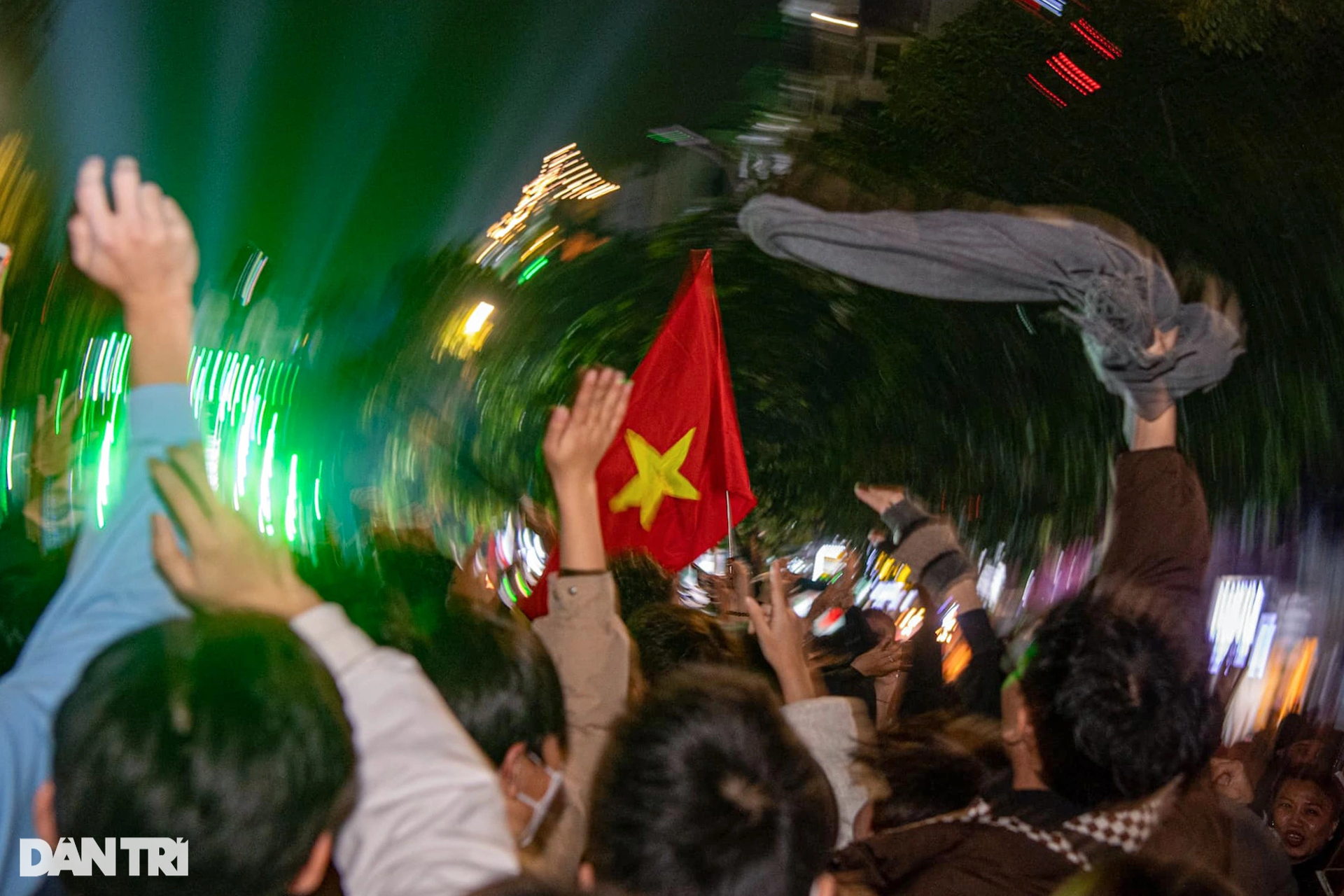 Không khí người dân vui tươi, hứng khởi đón năm mới 2023 trên khắp cả nước - 11 Không khí người dân vui tươi, hứng khởi đón năm mới 2023 trên khắp cả nước - 11