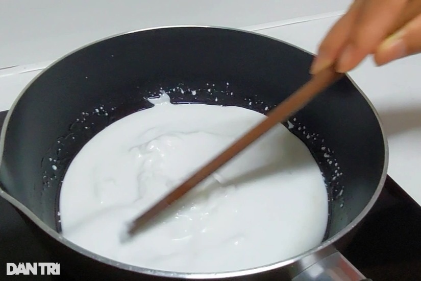 Thực khách tò mò đặc sản xứ Nẫu bột mì nhứt khuấy chấm nước mắm - 6 Thực khách tò mò đặc sản xứ Nẫu bột mì nhứt khuấy chấm nước mắm - 6