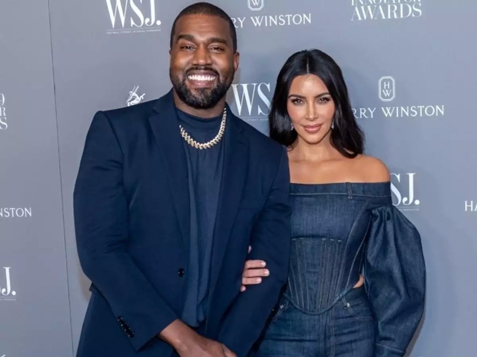 Kim Kardashian chính thức đệ đơn xin ly dị Kanye West - 1 Kim Kardashian chính thức đệ đơn xin ly dị Kanye West - 1