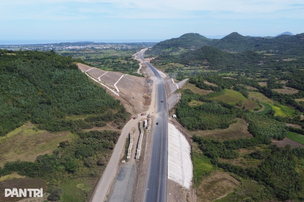 Đưa 4 dự án cao tốc Bắc - Nam về đích đúng kế hoạch, không lùi tiến độ - 1 Đưa 4 dự án cao tốc Bắc - Nam về đích đúng kế hoạch, không lùi tiến độ - 1