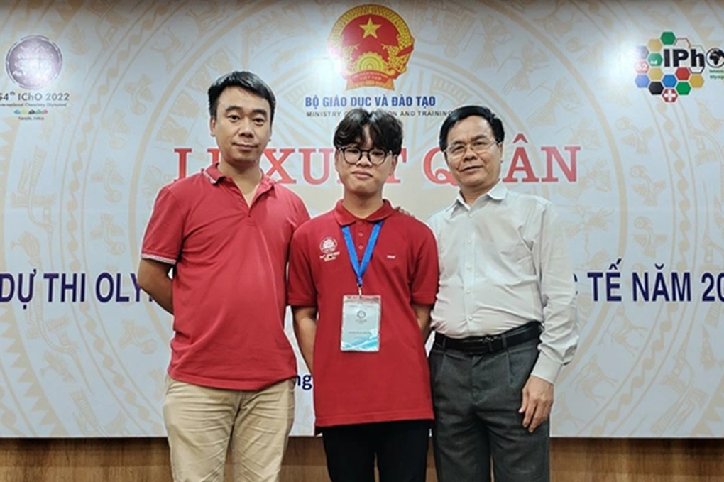 Tiết lộ ước mơ của nam sinh giành Huy chương Vàng Olympic hóa học quốc tế - 2 Tiết lộ ước mơ của nam sinh giành Huy chương Vàng Olympic hóa học quốc tế - 2