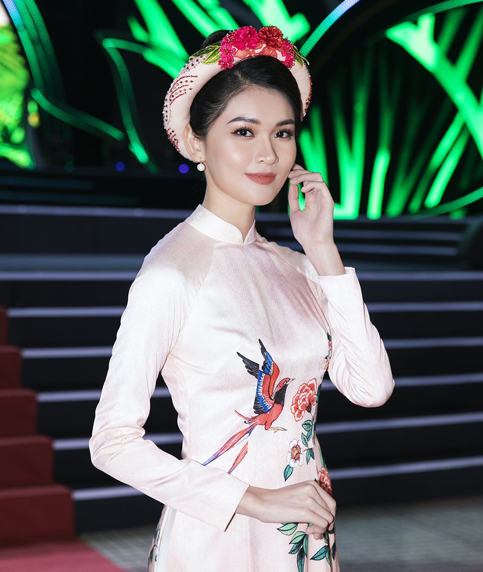Sao Việt gửi lời chúc mừng năm mới 2020 đến độc giả Dân trí - 3 Sao Việt gửi lời chúc mừng năm mới 2020 đến độc giả Dân trí - 3