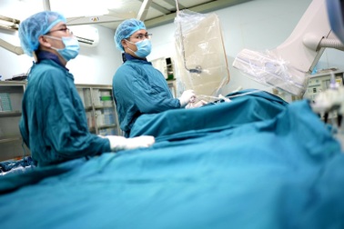 2 bác sĩ F0 cứu sống bệnh nhân Covid-19 bị nhồi máu cơ tim