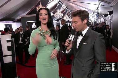 Katy Perry diện váy hở bạo