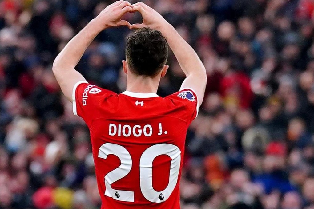 ليفربول يوقف القميص رقم 20 نهائيًا تخليدًا لذكرى ديوجو جوتا - 1 Liverpool treo vĩnh viễn áo số 20 để tưởng nhớ Diogo Jota - 1