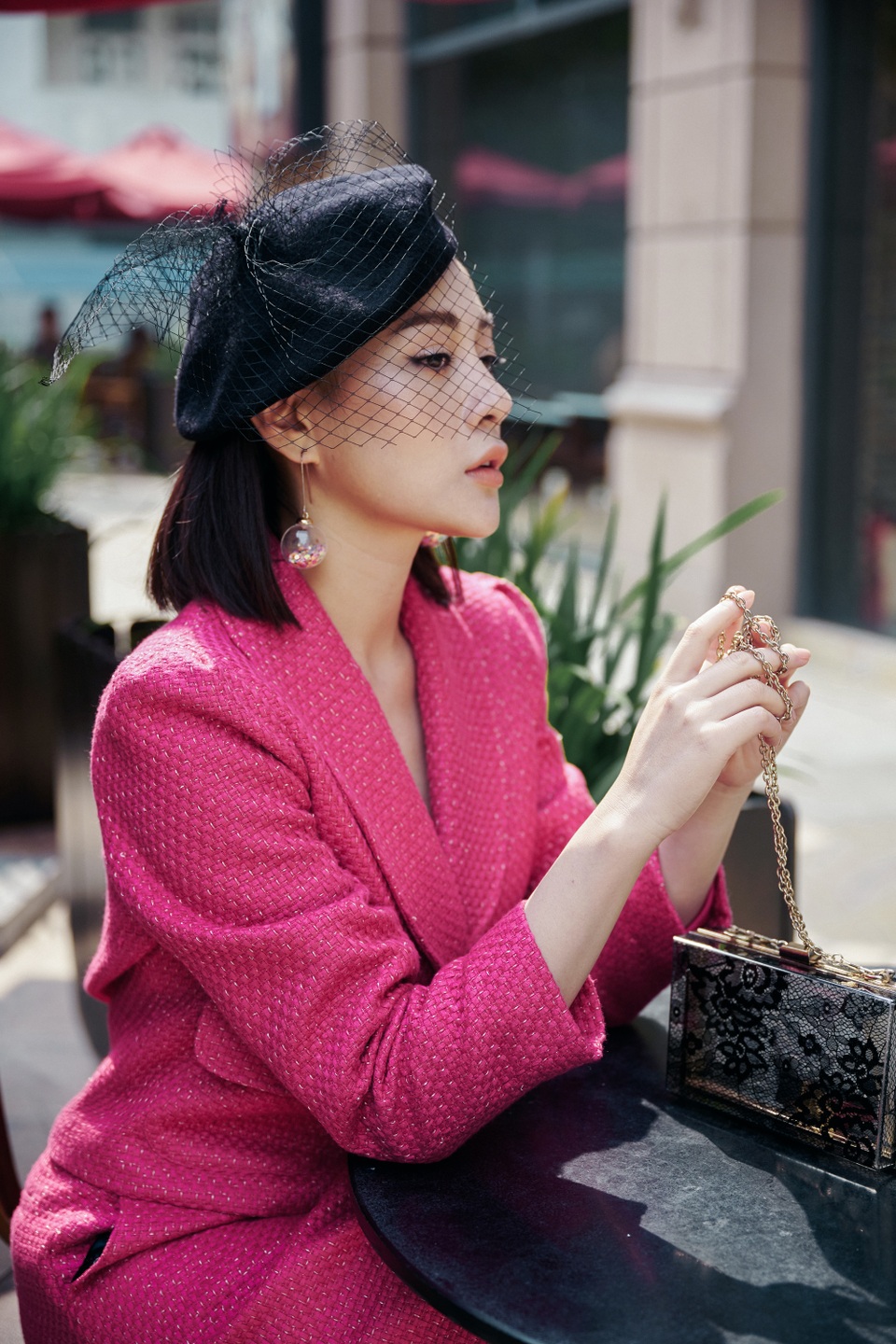 Phương Oanh “Quỳnh búp bê” ngày càng sang chảnh, dát đầy hàng hiệu - 15 Phương Oanh “Quỳnh búp bê” ngày càng sang chảnh, dát đầy hàng hiệu - 15
