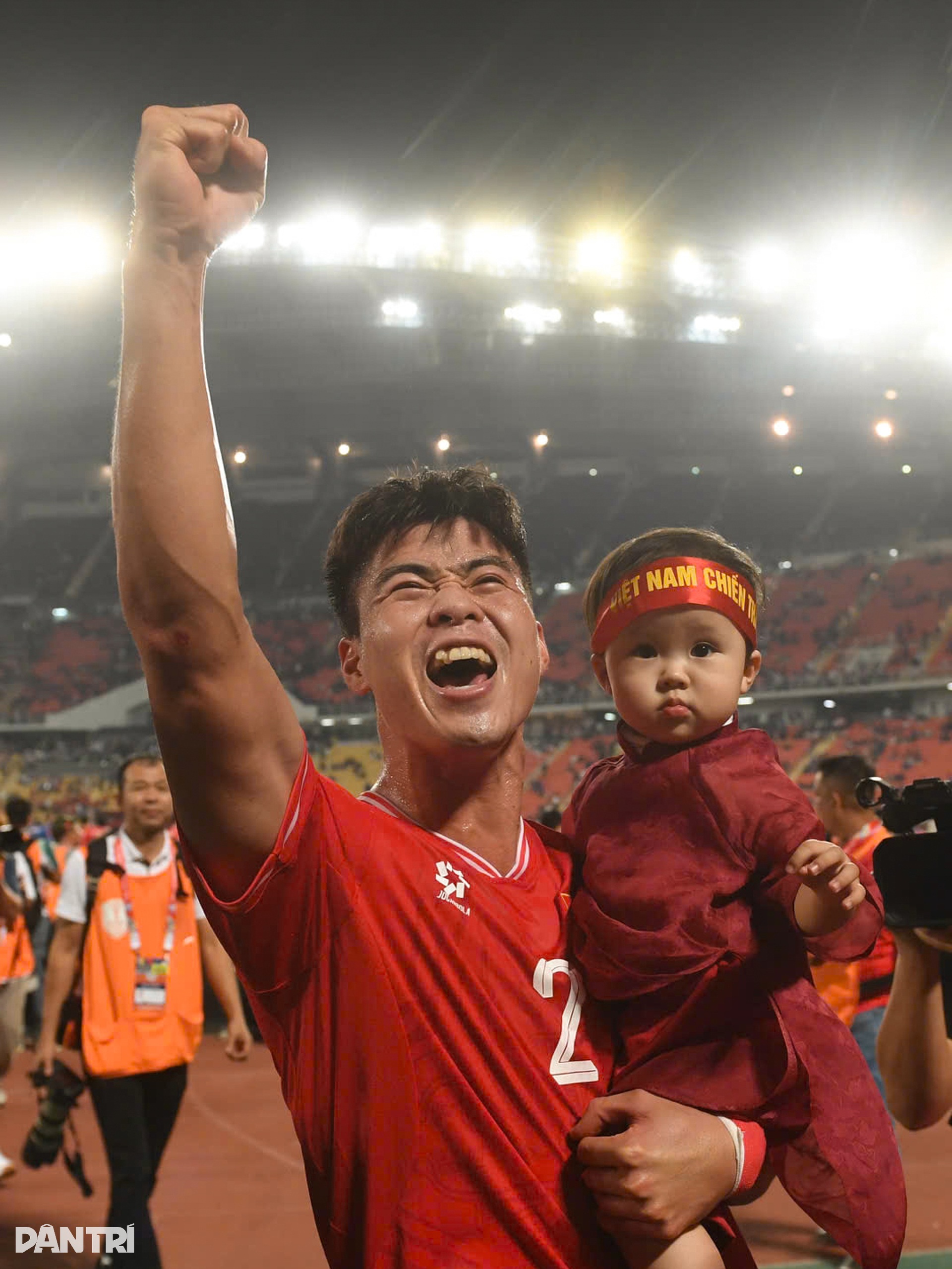 Hình ảnh tuyển Việt Nam vô địch AFF Cup 2024 đầy thuyết phục trước Thái Lan - 19 Hình ảnh tuyển Việt Nam vô địch AFF Cup 2024 đầy thuyết phục trước Thái Lan - 19