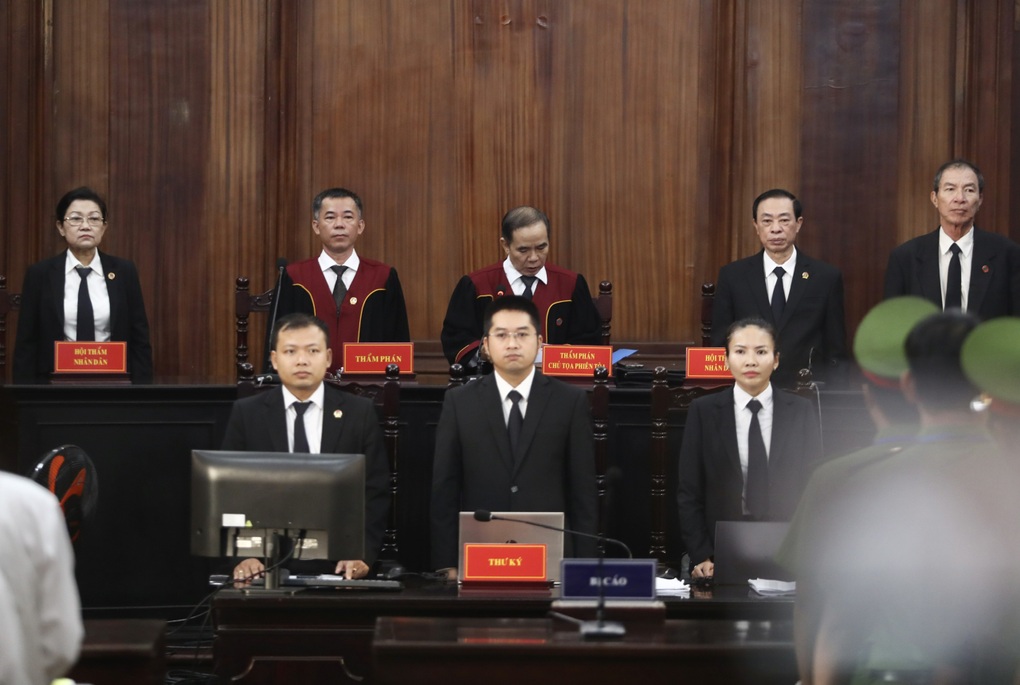 Hai cựu Cục trưởng Đăng kiểm phạm tội với động cơ vụ lợi - 1 Hai cựu Cục trưởng Đăng kiểm phạm tội với động cơ vụ lợi - 1