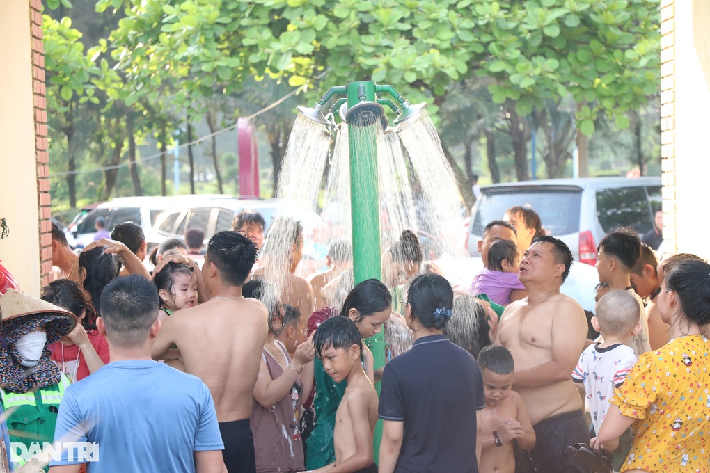 Nghệ An chấn chỉnh bất cập về dịch vụ du lịch biển Cửa Lò - 1 Nghệ An chấn chỉnh bất cập về dịch vụ du lịch biển Cửa Lò - 1