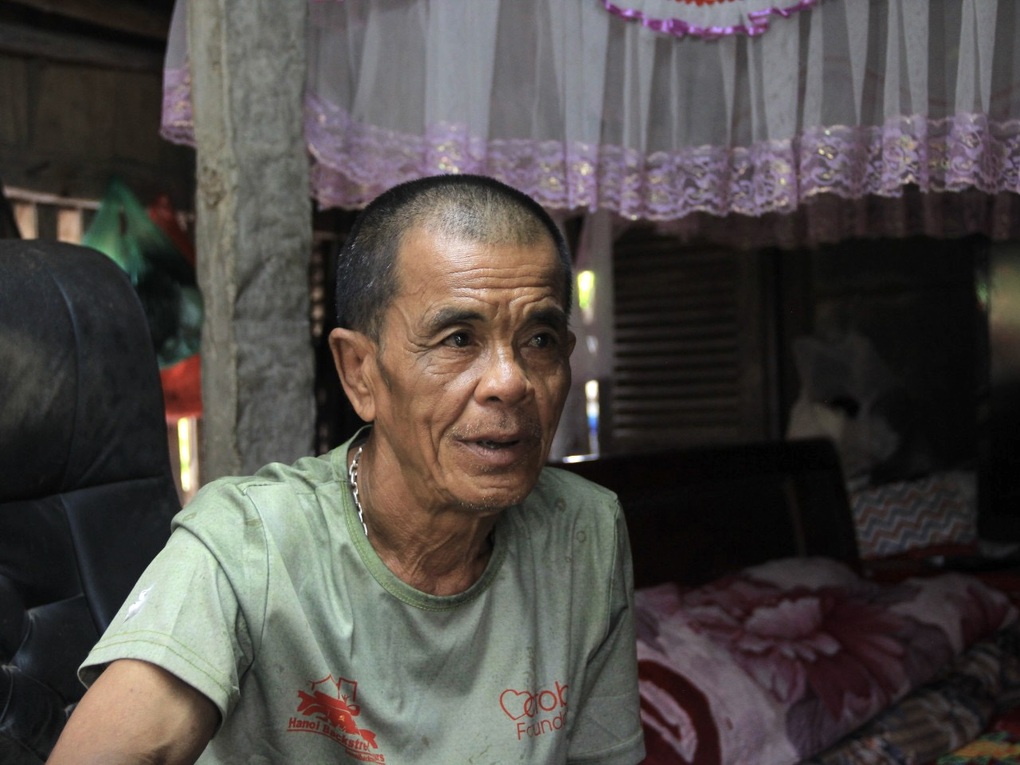 Ông lão vô gia cư chạy khai sinh để 40 đứa trẻ vô danh được tới trường - 1 Ông lão vô gia cư chạy khai sinh để 40 đứa trẻ vô danh được tới trường - 1