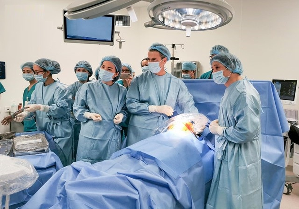 Nữ bác sĩ hơn 100 lần đeo kính lặn vào vùng cấm giải cứu thai nhi - 7 Nữ bác sĩ hơn 100 lần đeo kính lặn vào vùng cấm giải cứu thai nhi - 7