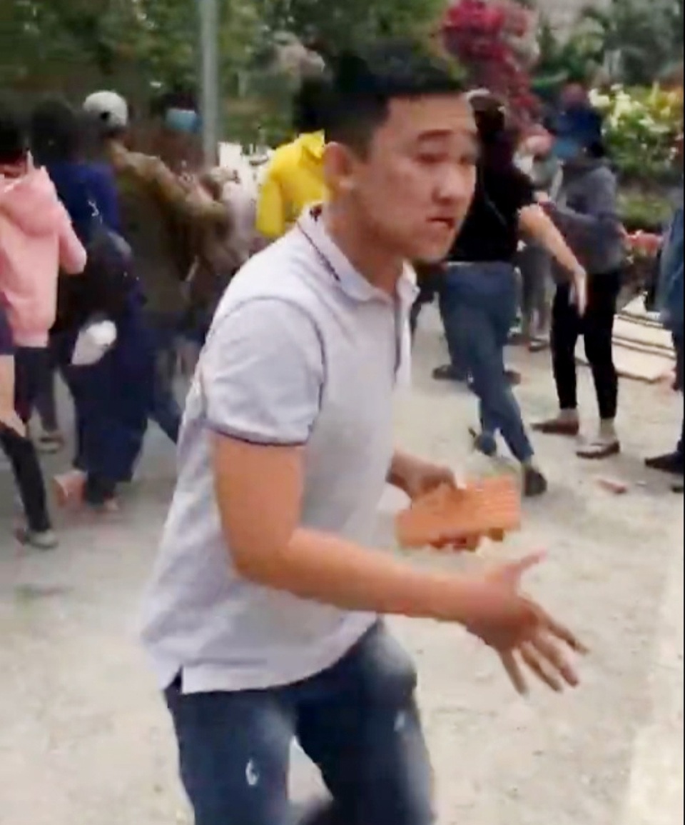 Bắt được một đối tượng trong nhóm giật dây chuyền ở chùa - 1