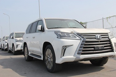 Thị trường ô tô nhập khẩu: "Vặn mình" theo chính sách